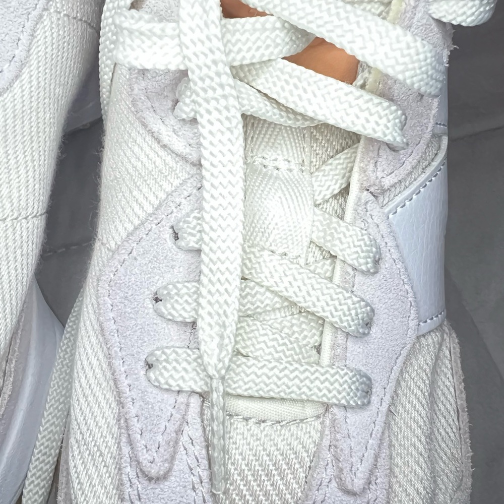 New Balance classics 327. White Cream and tan. Women’s 8. - Picture 11 of 16